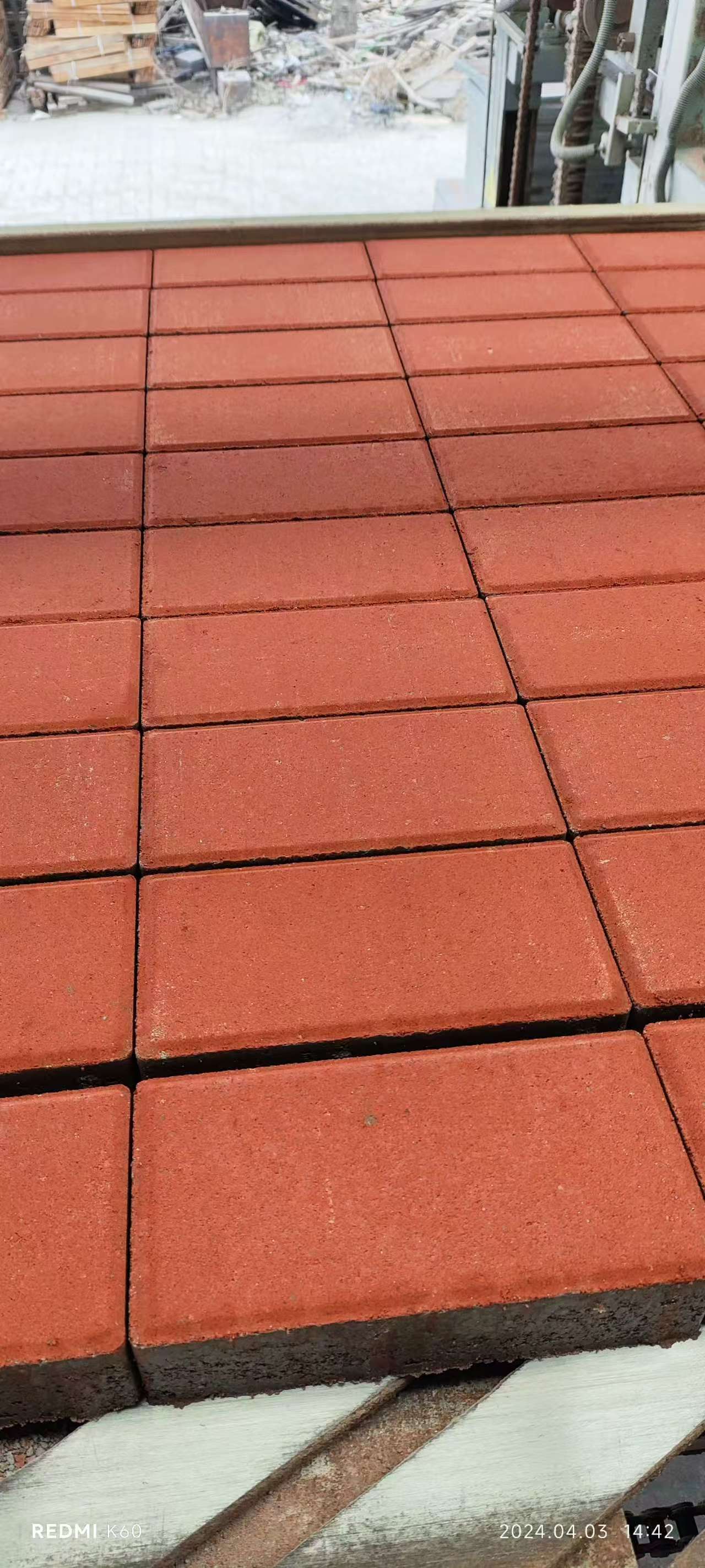 英辉建材透水砖